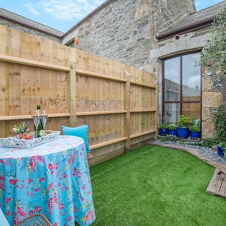 Riverside Barn * New Quay
